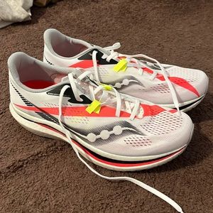 Saucony Endorphin Mens Size 12